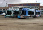 Die 6N-2 Wagen 607 und 604 waren am Mittag des 02.07.2023 auf dem Betriebshof der Rostocker Straßenbahn AG abgestellt.