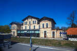 Der Bahnhof Grevesm�hlen an der Bahnstrecke L�beck – Bad Kleinen (KBS 175), hier am 22 April 2026 aus einem Zug heraus