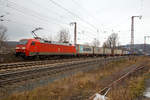 Die 152 094-9 (91 80 6152 094-9 D-DB) der DB Cargo AG hat am 18 03.202, mit einem Containerzug auf der Dillstrecke (KBS 445) in nördlicher Richtung fahrend, Rudersdorf (Kr.