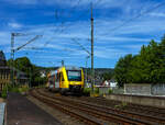 Der VT 203 ABp (95 80 0640 103-7 D-HEB), ein Alstom Coradia LINT 27 der HLB, ex vectus VT 203, hat am 28 Mai 2026 den Bahnhof Kirchen/Sieg verlassen und f�hrt als RB 90  Westerwald-Sieg-Bahn  (Limburg/Lahn - Westerburg – Altenkirchen - Au/Sieg - Siegen) weiter in Richtung Siegen.

Der Alstom Coradia LINT 27 wurde 2004 von der ALSTOM Transport Deutschland GmbH (vormals LHB - Linke-Hofmann-Busch GmbH) in Salzgitter-Watenstedt unter der Fabriknummer 1187-003 gebaut und an die vectus Verkehrsgesellschaft mbH, mit dem Fahrplanwechsel am 14.12.2014 wurden alle Fahrzeuge der vectus nun Eigentum der HLB.
