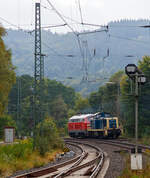 Der Wechsel von der Hellertalbahn (KBS 462 / Bahnstrecke Betzdorf–Haiger) auf die Dillstrecke (KBS 445 / Bahnstrecke Siegen–Gießen).