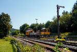 Das Gleisarbeitsfahrzeug „Hummel“ 746 014 (99 80 9110 014-4 D-DBMP), ein Plasser & Theurer GAF auf der MISS-Plattform, der DB InfraGO Netz Instandhaltung, ex DB Netz AG war am 19 Juni 2026 im Bahnhof Herdorf im Einsatz. Hier wurden die Fl�gel der Formsignale getauscht. 

Das Gleisarbeitsfahrzeug (GAF) wurde 2019 von Plasser & Theurer in Linz/Donau (�sterreich) unter der Fabriknummer 6702 gebaut. 