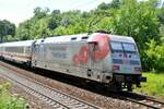 101 144-4 mit Werbung für Hertha BSC bei Ulm am 06.06.2013.