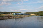 223 072 mit dem RE2 ALX79852 Hof - München am Rechenweiher.