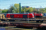 Die 249 045-6 (90 80 2249 045-6 D-DB) eine Siemens Vectron Dual Mode light der DB Cargo AG steht am 22 April 2026 im G�terbahnhof L�beck. Aufnahme aus einem Zug heraus.

Die Vectron Dual Mode light wurde 2025 von Siemens Mobility GmbH in M�nchen-Allach unter der Fabriknummer 23103 gebaut. 