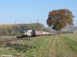 ES64 U2 023 alias 182 523 zieht den DGS 43109 Hannover Linn - Veronas Q.E. kurz vor Retzbach-Zellingen 13.10.18