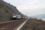 ES64 F4-999 mit Containerzug bei Assmannshausen.