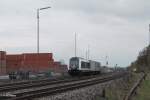 223 152 rangier mit dem Containerzug in Wiesau.