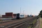 223 144 rangiert mit Containerzug in Wiesau.