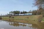 223 152 Integro und PRESS 140 030 mit einem Kesselzug von Weiden nach Hof bei Oberteich.