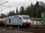 Die an die ITL Eisenbahngesellschaft mbH vermietete AKIEM 285 108-7 (92 80 1285 108-7 D-ITL) dieselt am 05.01.2022 mit einem Kesselwagenzug durch Betzdorf (Sieg) in Richtung Köln.