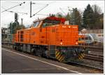 Die Lok 44 (271 004-4) ein MaK G 1000 BB der Kreisbahn Siegen-Wittgenstein (KSW) kommt am 14.02.2014 solo in Betzdorf/Sieg.