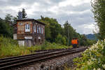 Die KSW 44 (92 80 1271 004-4 D-KSW) die MaK G 1000 BB der KSW (Kreisbahn Siegen-Wittgenstein) fährt am 24.09.2021 vom KSW Rangierbahnhof Herdorf (Freien Grunder Eisenbahn KSW NE447 / DB-Nr.