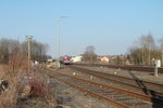 132 158 zieht nun beide Kesselzugteile aus dem Tanklager heraus in Marktredwitz.