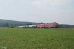 232 238 und 232 673 ziehen ein Kesselzug von Bitterfeld nach Sand an der Donau bei Oberteich.