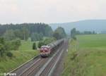 132 158 zieht bei Neudes den Kesselzug Bitterfeld - Neustadt/Donau.