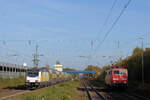 146 536-8 und 111 191 am 30.10.2022 in Tostedt.