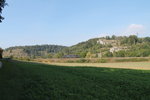 189 990 kommt als Lz Fahrt in Richtung Ingolstadt und erreicht gleich den Esslinger Tunnel.