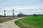 X4E 614 mit einem LKW-Walter bei Plling. 17.03.24