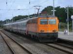 northrail GmbH/277240/der-tee-rheingold-gezogen-von-1142 Der TEE Rheingold gezogen von  1142 635-3 kam als Leerpark von Stralsund,am 30.Juni 2013,in Binz an.
