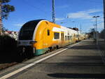 ODEG/840820/schon-wieder-fuer-die-rueckfahrtnach-lietzowstand Schon wieder für die Rückfahrt,nach Lietzow,stand der ODEG 462 118,am 24.Februar 2024,in Binz bereit.