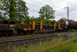 Vierachsiger Drehgestell-Flachwagen mit Doppelrungen, 37 84 4616 504-5 NL-ORME, der Gattung Smnps, Bauart 193-4, der On Rail Gesellschaft fr Eisenbahnausrstung und Zubehr mbH (Mettmann), vermietet an die Saarstahl AG, am 22 Mai 2024 beladen mit Vierkantstahl, im Zugverband bei der Durchfahrt in Rudersdorf (Kr. Siegen). 

Diese Wagen wurden 2009 vom bulgarischen Hersteller Transwagon AD in Burgas gebaut.

Der Wagen hat einen durch Gitterroste begehbaren Fuboden Gitterroste, Hartholz-Ladeschwellen, Niederbindeeinrichtungen (Gut-Spanneinrichtungen), Rungen mit auswechselbaren Kunststoffleisten an den Berhrungsflchen zum Ladegut. Hier bei der Bauart 193-4 haben die Wagen ja Lngsseite vier sehr steife Doppelrungen (aus HEB-Stahltrgern), anstatt acht bei der Bauart 193. Zudem sind die Rungen nur ca. halb so hoch, anstatt 2.000 mm bei Bauart 193. Anschraubflchen fr weiter vier Doppel-Rungen sind jedoch vorhanden.

TECHNISCHE DATEN:
Spurweite: 1.435 mm (Normalspur)
Lnge ber Puffer: 16.750 mm
Drehzapfenabstand: 11.700 mm
Achsabstand im Drehgestellen: 1.800 mm
Raddurchmesser: 920 mm (neu)
Drehgestell-Typ: Y25 Lsd
Ladelnge: 15.500 mm
Ladebreite: 2.830 mm (zwischen den Rungen)
Ladeflche: 43,8 m
Eigengewicht: 21.200 kg
Max. Zuladung bei Lastgrenze: 68,8 t (ab Streckenklasse D)
Max. Geschwindigkeit: 100 km/h (beladen) / 120 km/h (leer)
Kleinster Gleisbogenhalbmesser: 45 m
Bauart der Bremse: KE-GP-A (K) max. 58 t
Bremssohle: Cosid C 810 (Komposit-Bremssohle, kurz K-Sohle)
Internationale Verwendungsfhigkeit: TEN-GE
