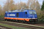 Raildox 76 110-0 TRAXX F 140 DE beim Rangieren am 19.11.2021 in Rostock-Bramow.
