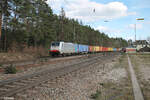 186 258-2 mit einem Containerzug in Ochenbruck.