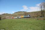 193 992-5 mit Containerzug bei Himmelstadt gen Süden.