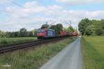 482 008-0 mit einem Containerzug bei der Stromkreistrennstelle Bischofsheim.