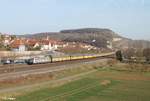 185 540-2 zieht ein BMW ARS Altmann Autotransportzug durch Retzbach-Zellingen.