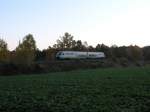 Eine Vogtlandbahn sdlich von Wiesau/Oberpfalz auf dne Weg nach Hof.