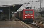 DB Schenker 145 058 macht sich nach dem Halt zum Tf-Wechsel in Berlin Sch�nefeld Flughafen am 03.04.2013 wieder auf den Weg