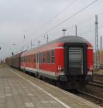 beim Gterzug von Maschen nach Rostock-Seehafen war dieser N-Wagen bei Ziel fr diesen Wagen knnte Mukran sein,Zuglok war 155 022-7.Aufgenommen am 16.11.2012 in Rostock-Dierkow.