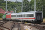DB-Wagen/505260/650-114-8101-050-mit-ic-2213 650 114-8+101 050 mit IC 2213 Kurswagen von Rostock Hbf nach Stuttgart im Rostocker Hbf.01.07.2016