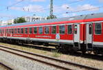 D-DB 51 80 22-95 605-7 Bimz 546.8 stand am 17.07.2022 im Rostocker Hbf.