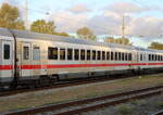 DB-Wagen/862031/1-klasse-ic-wagen-am-morgen 1. Klasse IC Wagen am Morgen des 14.09.2024 im Rostocker Hbf.