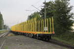 Leer-Holzzug von Stendal-Niedergröne nach Rostock-Bramow bei der Durchfahrt um 07:12 Uhr im Haltepunkt Rostock-Holbeinplatz