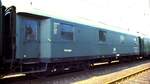 Heizwagen Dienst 4 üe der Deutschen Versuchsanstalt Minden West(f) in München Freimann, ausgestellt zum Jubiläum 50 Jahre deutsche Versuchsanstalt Juli 1982. Dieser Wagen war noch im Einsatz, während die Heizwagen für die italienischen Personenzüge reihenweise  z  gestellt und zerlegt wurden.