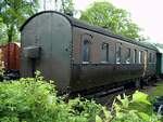 Abteilwagen in genieteter Stahlbauweise im Eisenbahn Museum Vienenburg am 03.05.2005.