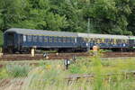 Sonderzug Eurostrand mit Wagen 58 80 10-411 111-1 in Ulm am 04.08.2008.