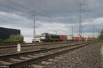 X4E 601 alias 193 601 zieht mit einem Containerzug durch Nürnberg Hohe Marter.