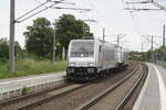 186 372 und 186 373 von akiem mit 203 915 von N1 Rail Services bei der Durchfahrt im Bahnhof Z�beritz am 13.6.21