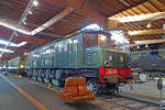 SNCF 2D2 Ellok 5516 steht am 30 Mai 2019 ins Cité du Train in Mulhouse. Wie die SBB Ae 3/6 und Ae 4/7 besitzen diese Elloks Büchli-Antriebe, aber bei die Fransösische Elloks ist dieser Antrieb an beide Seiten des Loklaufwercks positioniert.