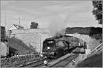 F�r mich, dank ihrer etwas ungewohnten Bauweise, eine ganz bessondere und auch sehr sch�ne Dampflok: die 34 070; hier bei der Ausfahrt in Swanage. 
16. Mai 2011
