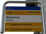 (166'124) - PostAuto-Haltestellenschild - Sch�nis, Bahnhof - am 10.