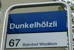 (256'266) - ZVV-Haltestellenschild - Z�rich, Dunkelh�lzli - am 21.