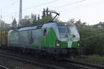 193 831-5 mit dem Holzzug von Rostock-Bramow nach Stendal-Niedergörne bei der Ausfahrt in Rostock-Bramow.14.05.2017