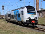 4746 807 als RE9(Rostock-Sassnitz)bei der Ausfahrt im Rostocker Hbf.16.04.2022