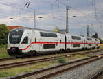 stadler/858277/4110-611-6-als-ic-2176dresden-warnemuendebei-der 4110 611-6 als IC 2176(Dresden-Warnemünde)bei der Einfahrt im Rostocker Hbf.10.08.2024